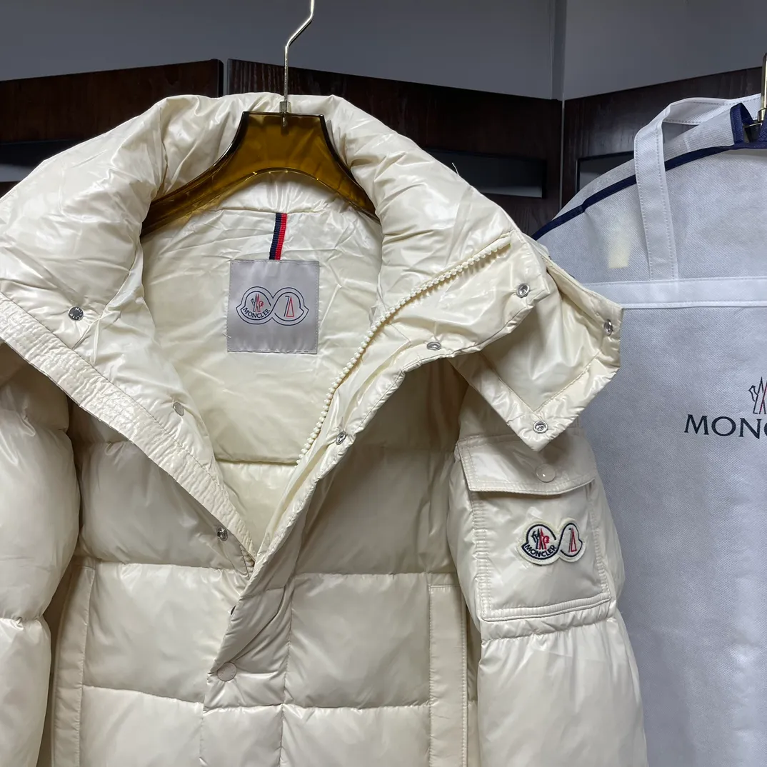 P390 Moncler/ 2026 70 、 。 DNA ， ， 。 Classic ， 、 。 Classic 70 。 Quality， 90 ，Premium Quality ， ，Black ！ Sizes M-3XL